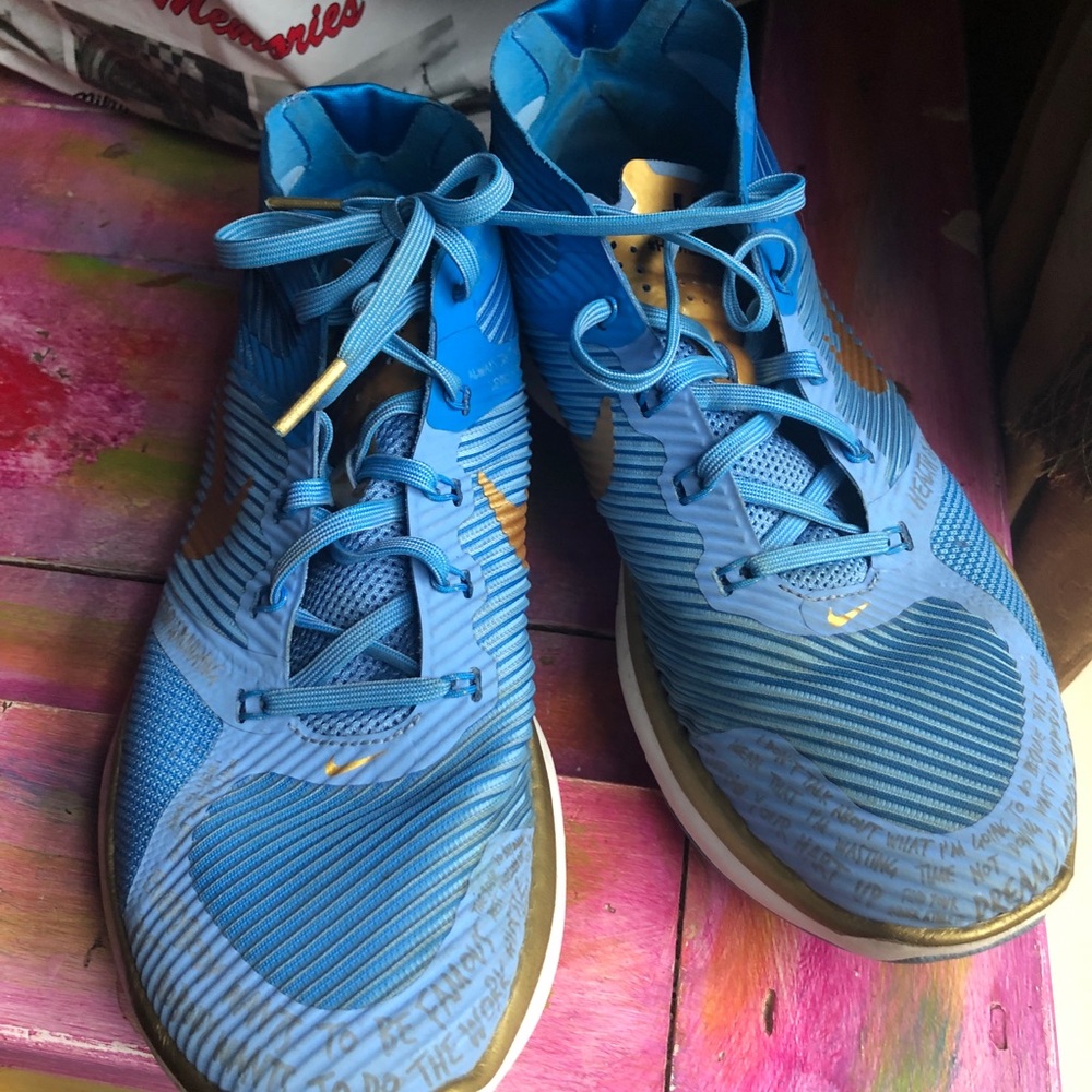 Kevin Hart hustlers Nike shoes